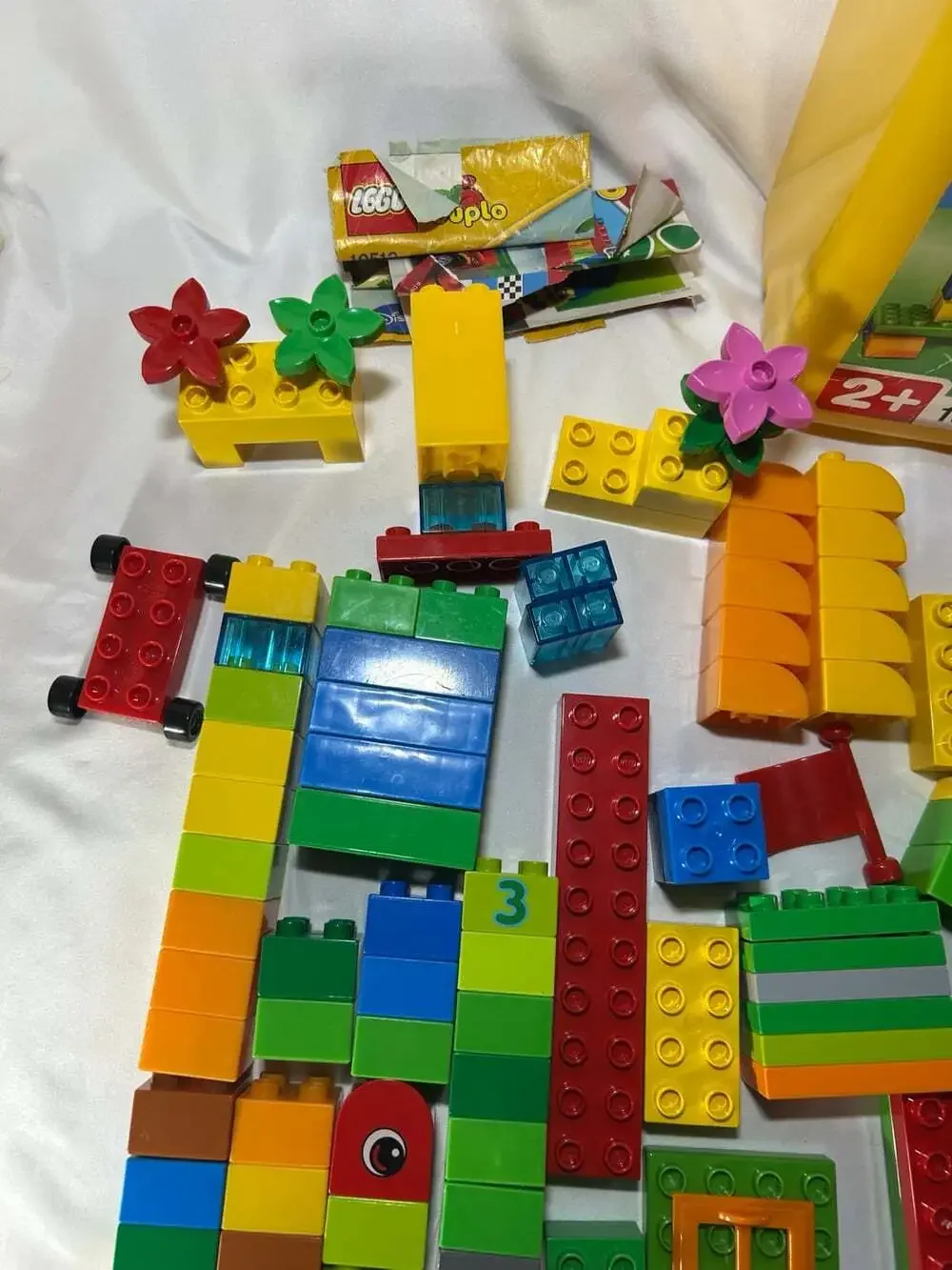 Assorted Mega Blocks multiple pieces see photos READ